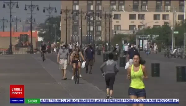 California impune iar restricții severe din cauza exploziei cazurilor de coronavirus