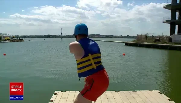 O nouă distracție pentru turiștii de pe Litoral. Parcurile acvatice sunt la mare căutare