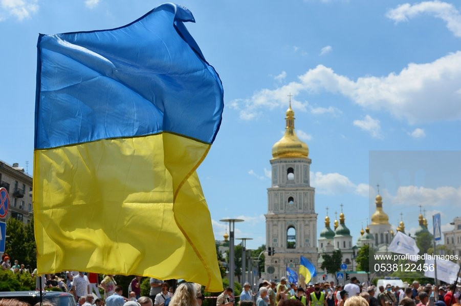 Ucraina interzice circulaţia în weekend, pentru a limita răspândirea Covid-19