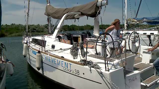 Tot mai mulți români descoperă plăcerea de a naviga. Câți bani investesc în bărci