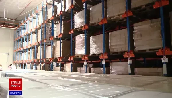 Sute de tone de lapte, destinate elevilor, nu pot fi donate şi riscă să se strice