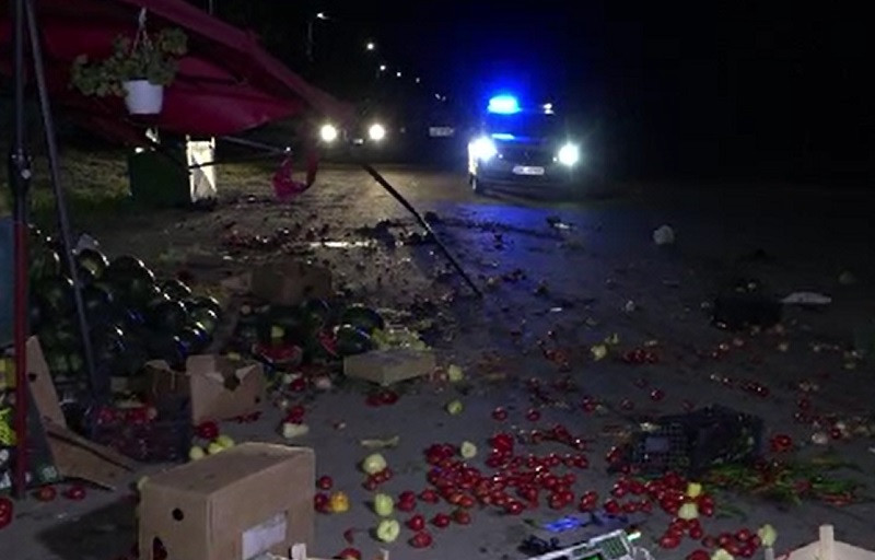 Familie din Vrancea, atacată cu bâte și topoare în miez de noapte. "Nu am mai văzut în viaţa mea aşa ceva"