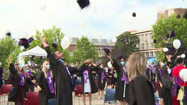 Studenții care au terminat facultatea în pandemie, ”o generație cum nu au mai fost altele”