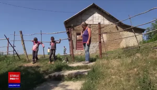 Pentru copiii săraci, învățământul online nu există. ”Cu ce plătesc internet?"