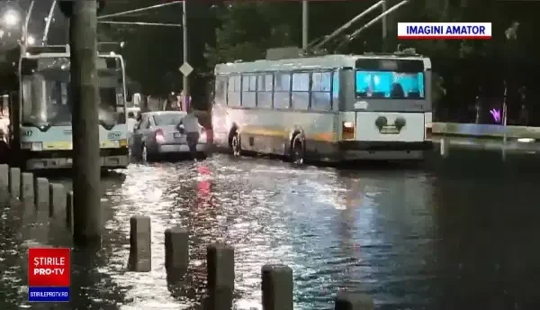 Cod portocaliu de ploi abundente în 16 judeţe. Cod galben de vreme instabilă în alte 18