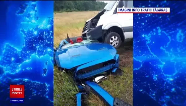 A murit pe loc după ce a ajuns cu bolidul decapotabil sub roțile unei dube