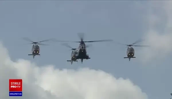 Paradă aeriană în București. Spectacol pe cer, de Ziua Aviației Române