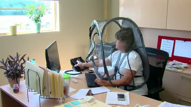 „Cortul mobil”, alternativa pentru cei care nu vor să poarte mască pentru a se proteja de Covid-19