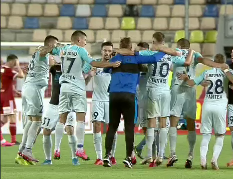 Focar de Covid-19 la FCSB. Antrenorul, un jucător și cinci membri din staful tehnic, depistați pozitiv