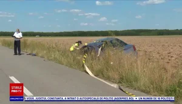O căruță, spulberată pe DN 7, după ce a virat fără să se asigure: „Căruțașul era beat, cum se practică pe aici”