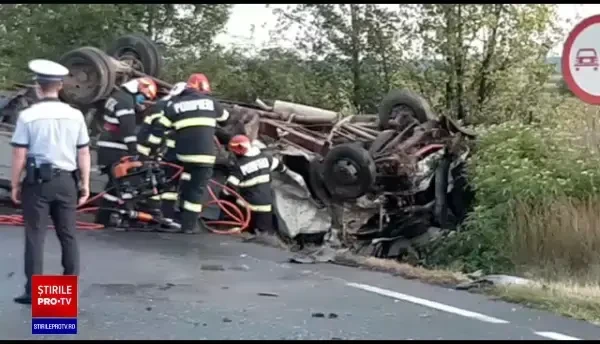 Primarul unei comune din Vrancea a murit într-un accident rutier. O altă persoană a decedat și trei sunt rănite