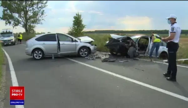 Tânăr de 21 de ani, în stare gravă după ce mașina sa a fost izbită frontal de un alt autoturism