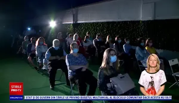 Eveniment inedit. Cinefilii au vizionat un lungmetraj pe acoperișul Ateneului din Iași: „Cultura reînvie”