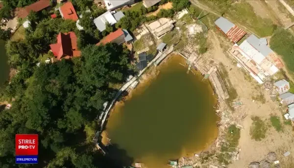 Stațiuni cu ape sărate, tămăduitoare, sunt lăsate în paragină. Lacul Telega arată ca după taifun