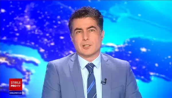 Un urs a fost surprins în timp ce se răcorea într-o piscină pentru copii