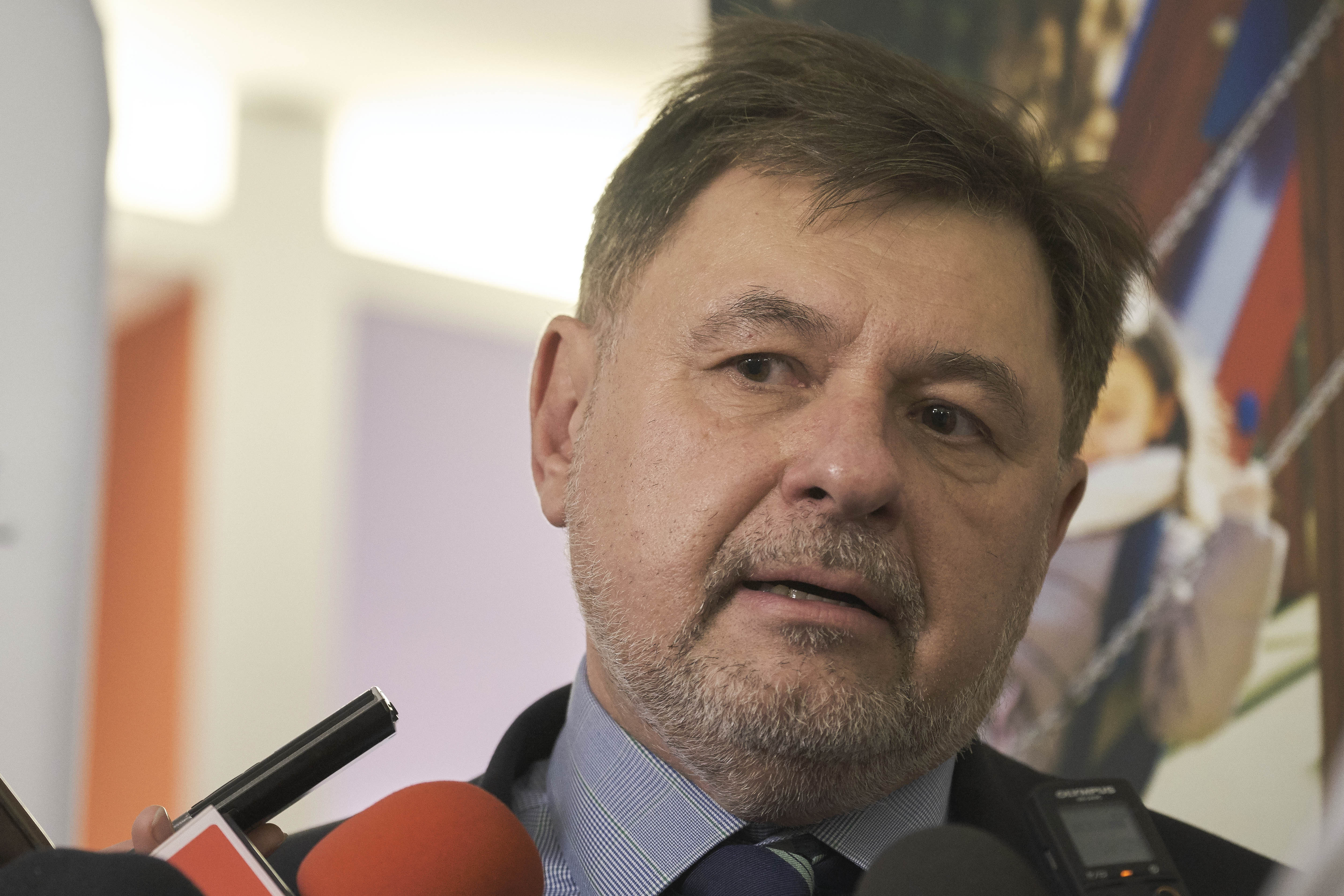 Rafila spune că trebuie modificată comunicarea situației Covid-19 către oameni: ”Repetat obsesiv, devine obositor”