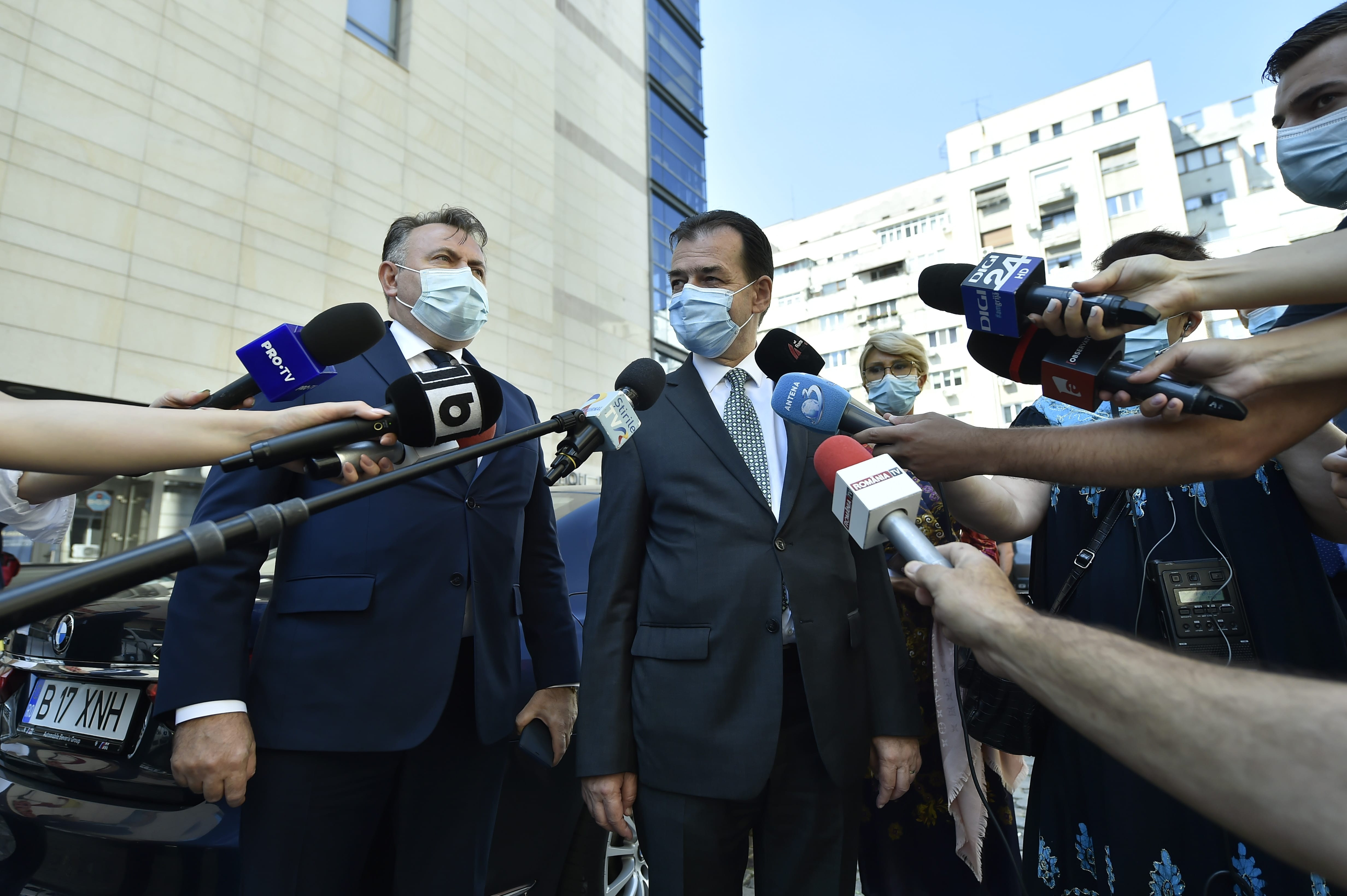 Noi măsuri pregătite de Guvern. Locurile unde masca ar putea fi obligatorie, chiar și în aer liber