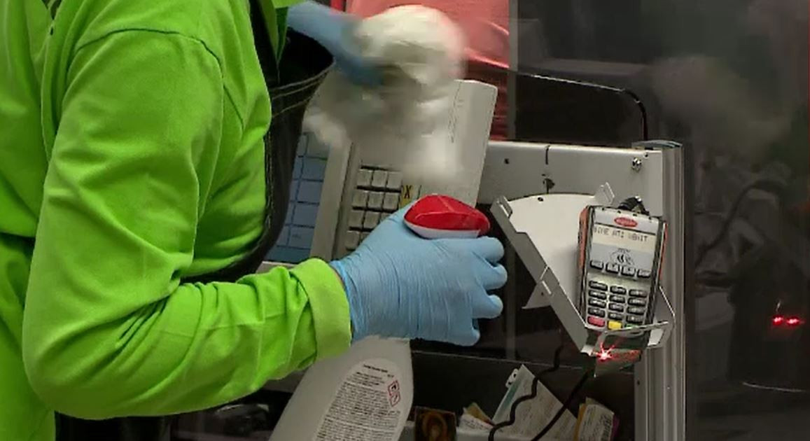 Principalele preocupări ale românilor pe timp de pandemie. Cum s-au schimbat obiceiurile de consum