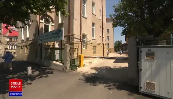 Sufocate de numărul imens de bolnavi Covid-19, spitalele au nevoie disperată de medici. ”Sunt epuizați”