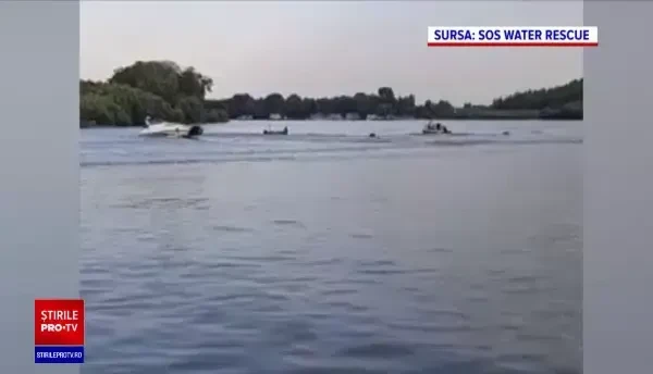Accident naval în Deltă. Două bărci cu motor pline cu turişti s-au ciocnit