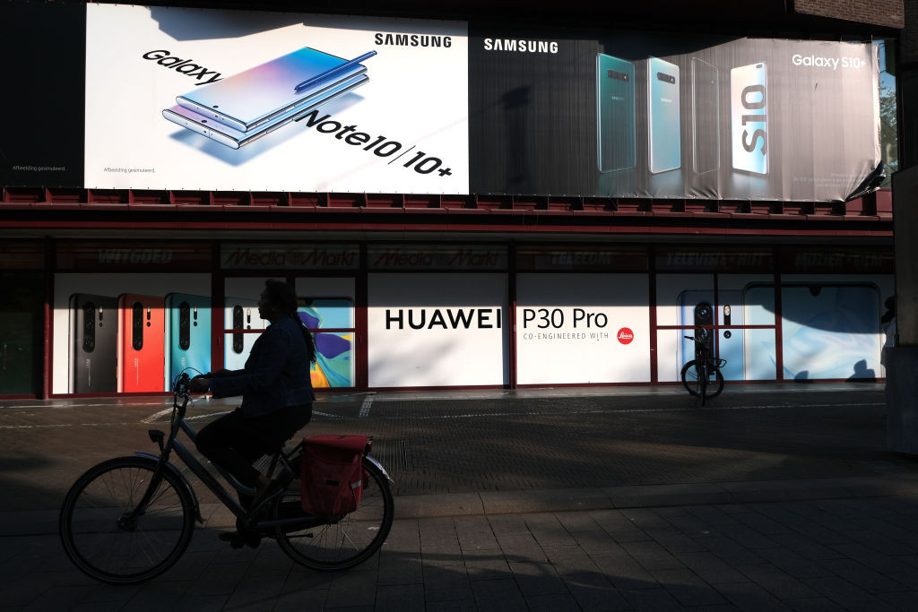Huawei a depășit Samsung la vânzări și a devenit noul lider global pe piața telefoanelor inteligente