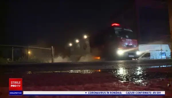 Incendiu violent în Bragadiru. Două hale cu cereale au fost mistuite de flăcări