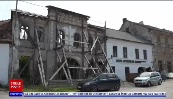 Voluntari străini, veniți în România pentru a readuce la viață locuințele vechi: „E prima dată când vin. E foarte frumos”