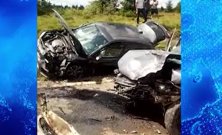 Impact violent după ce un șofer a intrat pe contrasens, în Cluj. A fost chemat elicopterul SMURD