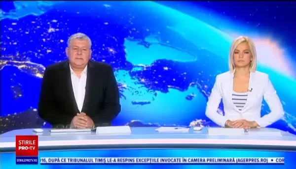 Întâlnire între mai mulți surferi și o balenă însoțită de pui. Ce s-a întâmplat