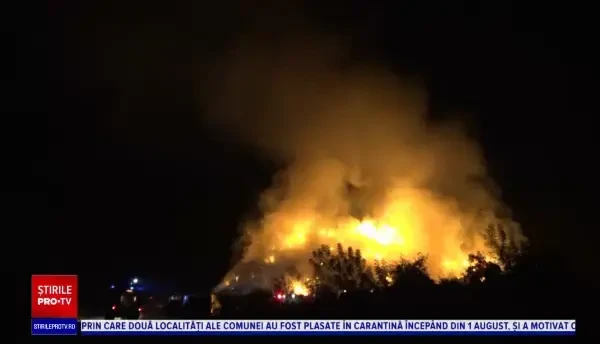 Zi de foc în mai multe localităţi din ţară. Zeci de incendii au distrus terenuri și gospodării