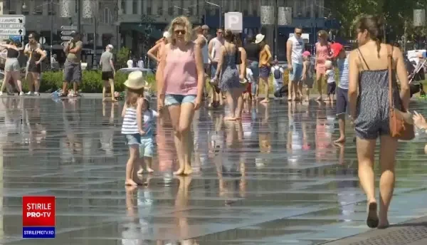 Canicula s-a instalat în tot mai multe zone din Europa. În Franța au fost 42 de grade la umbră