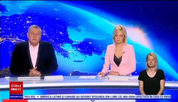 Un bărbat a intrat în plin cu mașina în 3 adolescenți pe biciclete. Unul a murit