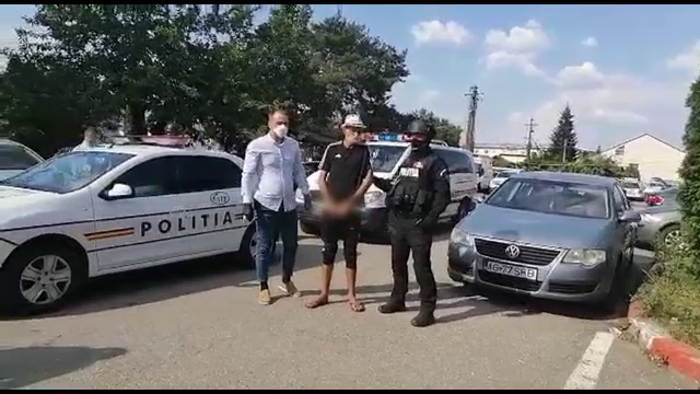 Trei bărbați au fost reținuți, după ce au tâlhărit un tânăr de 21 de ani