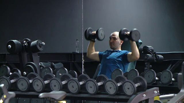 Tot mai mulți români apelează la antrenori de fitness online. „S-a dezvoltat mai mult acest concept”