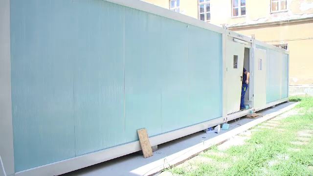 Cum vor funcționa școlile din septembrie. Ore ținute în containere și elevi testați lunar pentru Covid