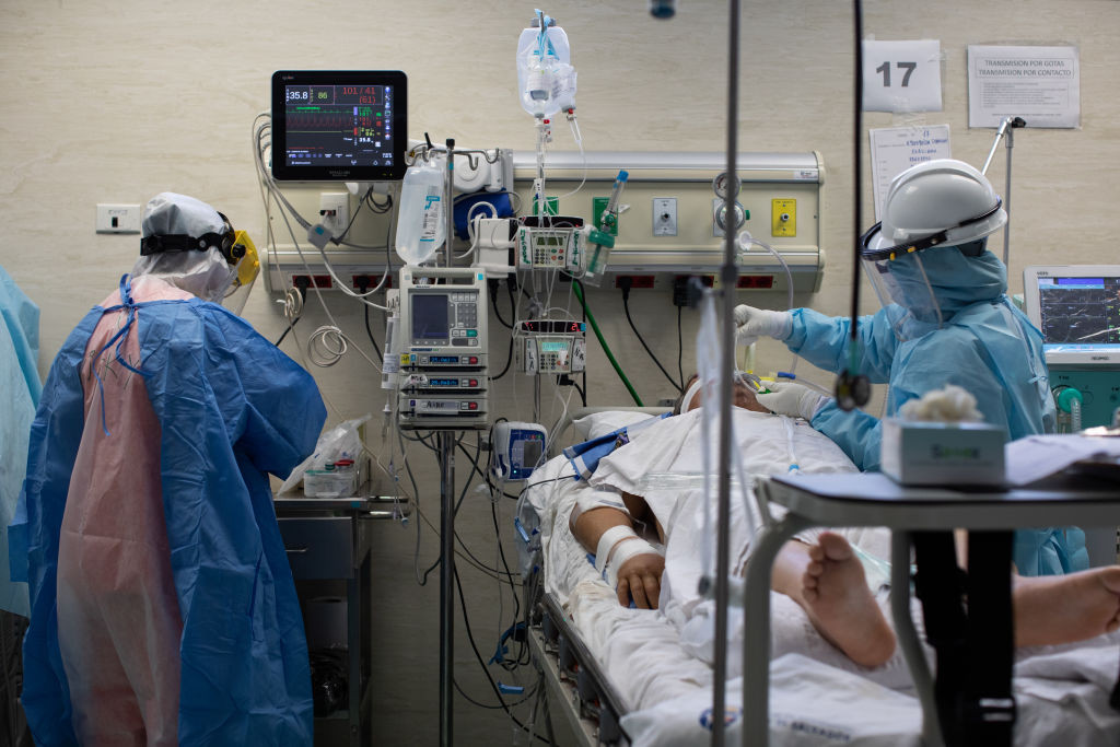 Nelu Tătaru, despre pacienții cu Covid-19 în stare foarte gravă: ”În jur de 150 sunt pe ventilatoare”