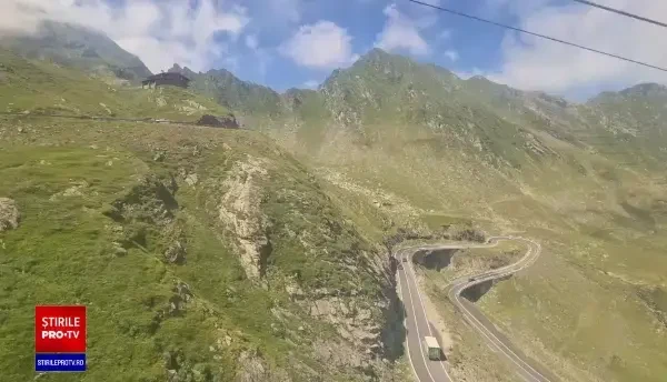 Cum eviţi aglomeraţia pe Transfăgărășan, pentru a savura o vacanţă de vis în Ţara Făgăraşului