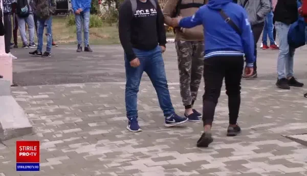 Medicii, despre noul an școlar: „Nu așteptați, sperând să-i învețe dascălii pe copii să se păzească de boală”