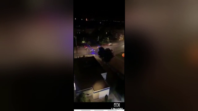 Un bărbat, împușcat, după o ceartă cu un vecin și o goană de 80 de km cu poliția pe urme: „A aruncat cu sticla după noi”