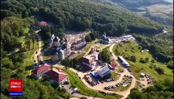 Mii de credincioși au participat la cel mai mare pelerinaj ortodox din Transilvania, la mănăstirea Nicula din Cluj