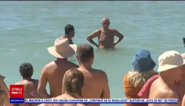 Președintele Portugaliei a salvat două tinere care riscau să se înece: „S-au răsturnat, s-au panicat”