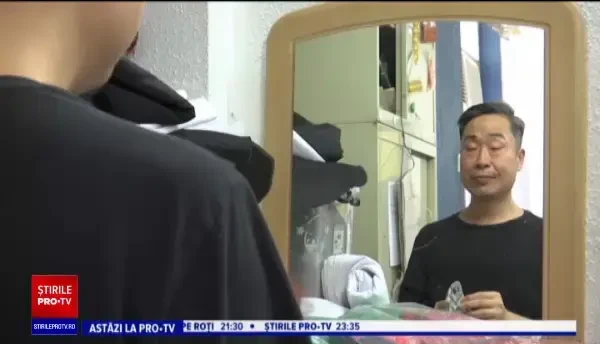 Măști de protecție inedite create de un designer: "Simbolizează situația actuală"