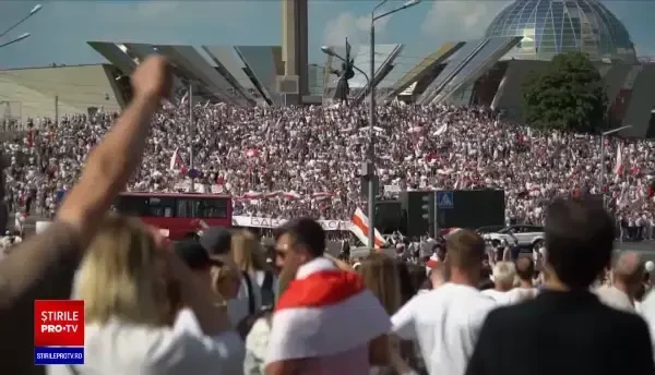 Aleksandr Lukașenko ar renunța la putere doar după adoptarea unei noi constituții