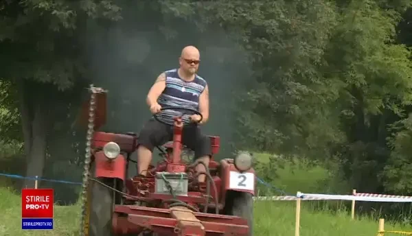 „Marele Premiu al Tractoarelor”. Cehii s-au întrecut cu vehicule construite în garajul de acasă
