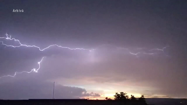 Cod portocaliu de furtuni în judeţele Cluj şi Maramureş, marţi după-amiaza