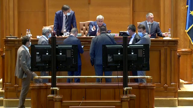 Parlamentul a respins OUG privind majorarea alocațiilor cu 20%. Reacția lui Klaus Iohannis