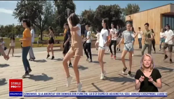 Insula de agrement din Bacău a fost scenă pentru elevii unei școli de dans. 100 de copii au participat