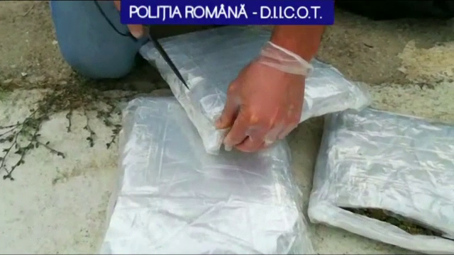 Traficanții Losangeles, McDonald’s şi Barcelona, săltați de polițiștii din Iași. Ascundeau drogurile în scutecele copiilor