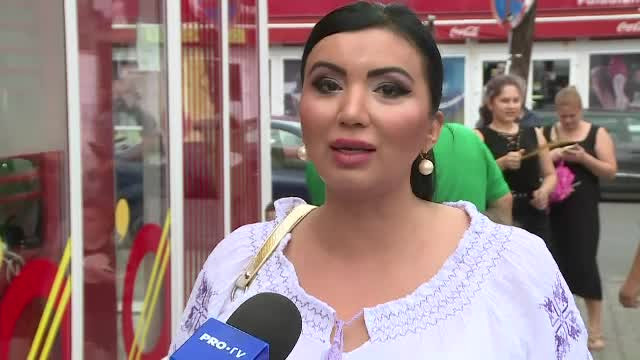 Actori, frizeri, bucătari, vedete, candidați la locale. Adriana Bahmuțeanu vrea fotoliul de primar în Sectorul 1