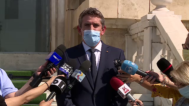 Dancă: Valabilitatea voucherelor de vacanţă, prelungită până la sfârşitul anului viitor